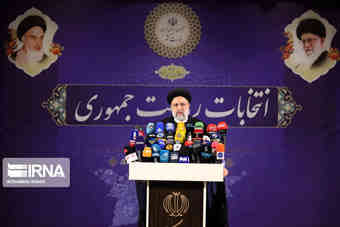 خود را رقیب فساد، ناکارآمدی و اشرافی‌گری می‌دانم
