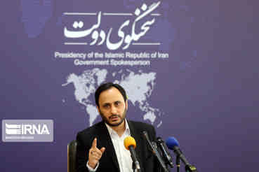 نگاه راهبردی دولت نه در گرو میز مذاکرات بلکه در سایه تلاش جوان ایرانی است