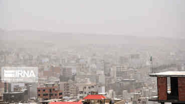 غلظت توده گرد و غبار در ایلام کاهشی است