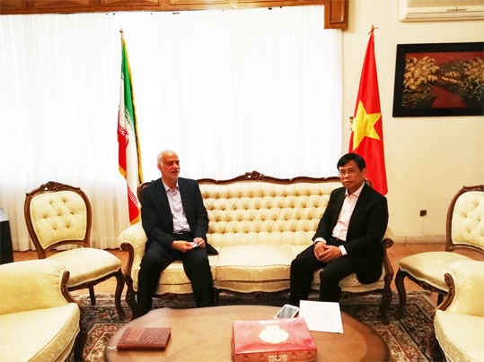 دیدار سفیر جدید ویتنام در ایران با رییس انجمن دوستی ایران و ویتنام