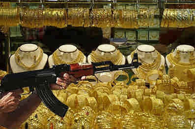 با تلاش کارآگاهان پلیس آگاهی استان ایلام صورت گرفت / دستگیری ۲ نفر دیگر از سارقان سرقت طلا فروشی در ایلام