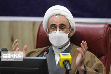 امام جمعه ایلام: اولویت ستاد اربعین مقابله با مشکلات گرمای هوا باشد