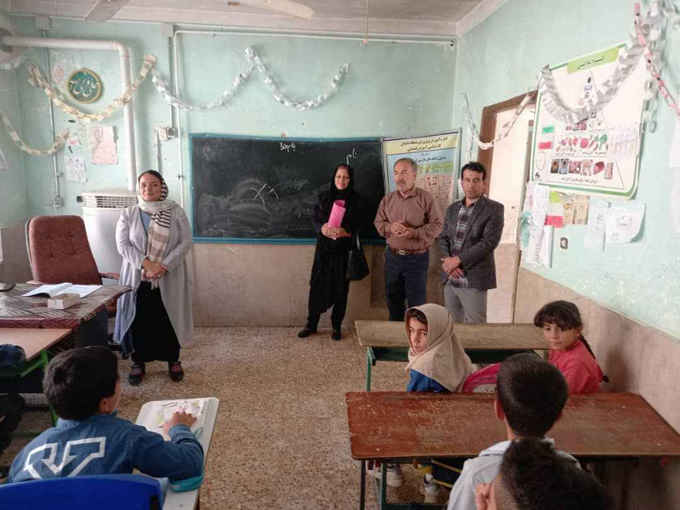 مهر ماندگار نیکوکار مقیم فرانسه در استان ایلام/ کمک های سخاوتمندانه تحصیلی به 900 دانش آموز و دانشجوی چرداولی