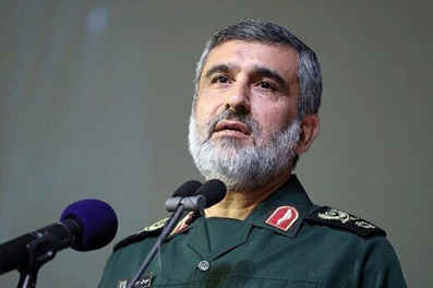 سردار حاجی‌زاده: دشمن به دنبال هک کردن شخصیت ملت‌ها است/ همیشه چند قدم از دشمن جلوتر هستیم