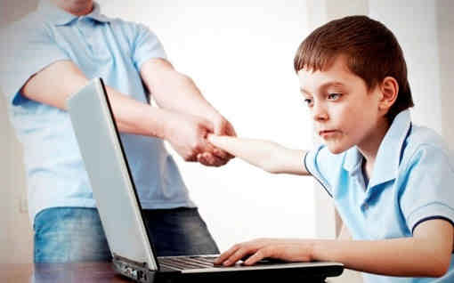 بازی‌های کامپیوتری ، مشکلات و چالش‌های والدین و خانواده‌ها   * شهریار غلامپور