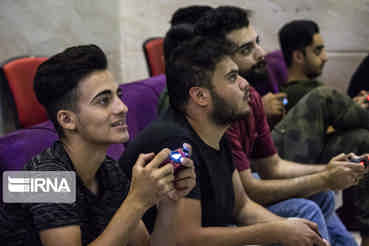 «اعتماد» راهکار پیوند نسل موسوم به زد با جامعه/ روش های قدیمی برای ارتباط گیری موثر نیست