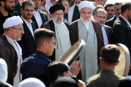 حضور رییس جمهور در کردستان به موقع بود/ کردها از انقلاب جدا نمی‌شوند