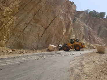 مدیرکل راهداری: ریزش برداری در ۴۵ مقطع از محورهای ایلام انجام شد