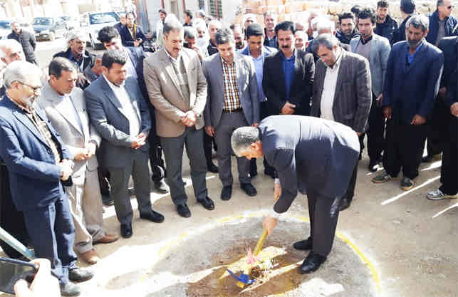 فرماندار سیروان:  ۲۲ پروژه زیرساختی به مناسبت ایام الله دهه فجر درسیروان افتتاح و کلنگ زنی شد