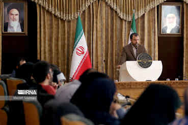سخنگوی اقتصادی دولت خبر داد: آغاز مرحله دوم هوشمندسازی یارانه آرد و نان/پیش بینی ۴ درصد رشد اقتصادی