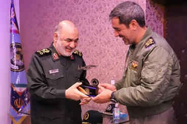 سردار سلامی: اتحاد ارتش و سپاه موجب هراس دشمن شده است