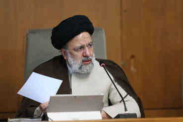 در جلسه هیات دولت مطرح کرد؛ رئیس‌جمهور: تیم اقتصادی دولت همه توان خود را برای تثبیت بازار ارز بکار گیرند