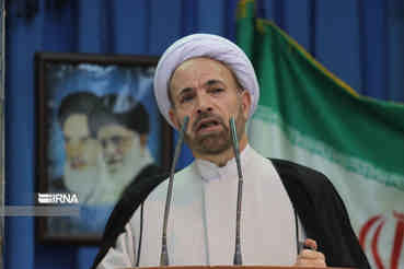 امام جمعه موقت ایلام: تاریخ دنیای استکبار در استعمار کشورهای جهان سوم سیاه است