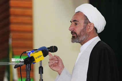 امام جمعه ایلام: نام نیک مصلحان اجتماعی همواره در تاریخ زنده و پایدار است