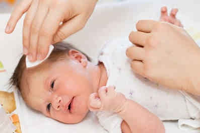 حمایت بنیاد ۱۵ خرداد از  مادران دارای فرزند شیرخوار در ایلام