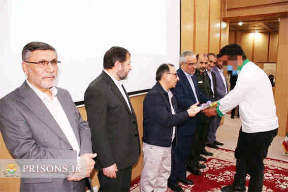 آزادی زندانیان در شب قدر؛ کمک ۱۷ میلیارد ریالی خیرین ایلامی در جشن گلریزان