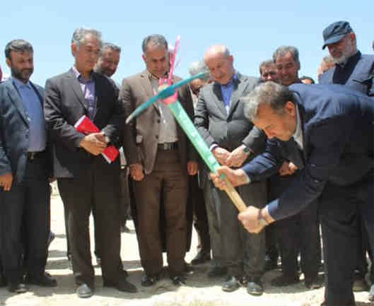 طی مراسمی با حضور وزیر کشور صورت گرفت:  کلنگ زنی احداث ۱۰۸۸ واحد مسکونی نهضت ملی مسکن استان ایلام