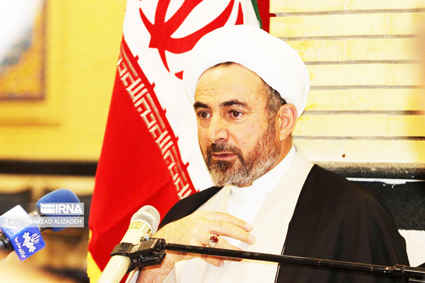 امام جمعه ایلام: مدیران در تکریم ارباب رجوع سعه صدر داشته باشند
