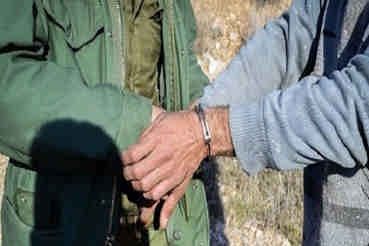 بازداشت ۲ شکارچی متخلف در مهران