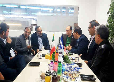 حضور مدیر مخابرات منطقه ایلام در نمایشگاه تلکام