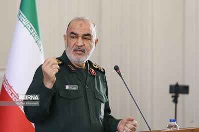سردار سلامی: دنبال جنگ نیستیم اما هیچ تهدیدی را بدون پاسخ نمی‌گذاریم