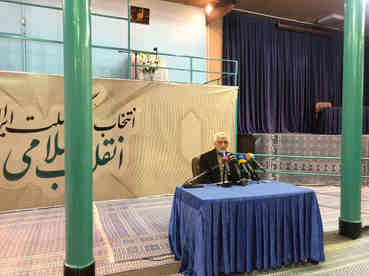 عضو مجمع تشخیص مصلحت نظام: انتخابات مجلس کنشی نمادین نیست؛ داوطلبان به اولویت‌های واقعی کشور بپردازند