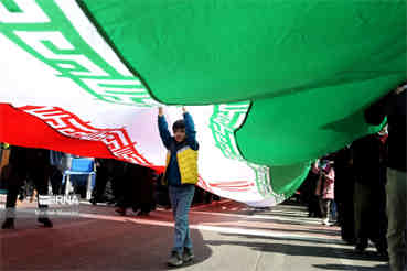 ایرنا از راهپیمایی ۲۲بهمن گزارش می‌دهد؛ شکوه فرهنگ و جشن پیروزی / هنر وفاداری در خیابان آزادی