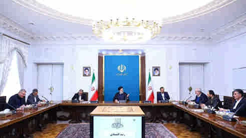 در جلسه ستاد اقتصادی دولت صورت گرفت؛ تأکید دکتر رئیسی بر برنامه‌ریزی برای تداوم کاهش تورم و حمایت از معیشت مردم