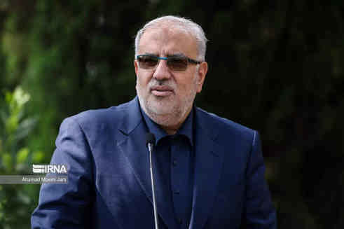 وزیر نفت خبر داد: توزیع روزانه ۱۳۲ میلیون لیتر بنزین همزمان با استمرار پایداری گاز در کشور