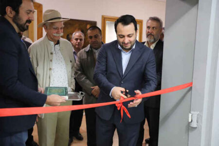 آغاز نمایشگاه ملی پوستر سپهر بانک صادرات ایران/ محسن سیفی: بانک صادرات ایران تغییر نگاه بانکداری را از مسیر فرهنگ و هنر آغاز کرده است
