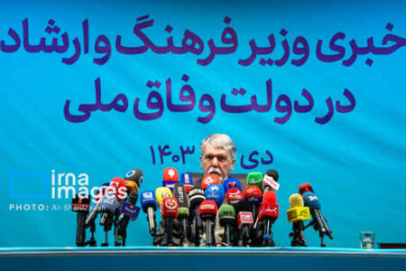 پشت دیوار شیشه‌ای ایمن‌تر خواهیم بود/ باب گفت‌وگو میان مولفان و بررسان کتاب را باز کنیم