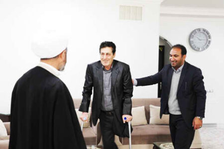 امام جمعه ایلام: جانبازان، شهدای زنده و خانواده‌های آنان اسوه‌ استقامت هستند