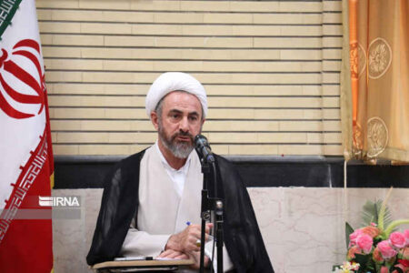 امام جمعه ایلام: اتحاد ملت رمز پیروزی در برابر هر تهدیدی است