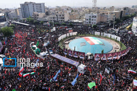 همبستگی حول محور مشترک «وطن» احساس تنهایی را التیام می‌بخشد
