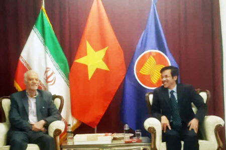 رئیس انجمن دوستی ایران و ویتنام روز استقلال ویتنام را به سفیر این کشور تبریک گفت
