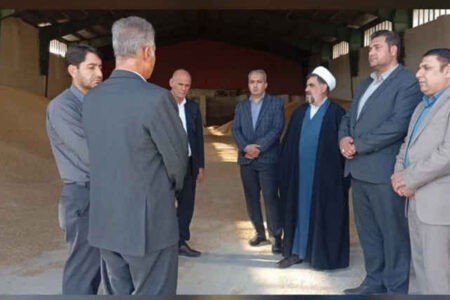 بازدید فرماندار چرداول و مدیرکل امور عشایر استان ایلام از کارخانه خوراک دام ایلام عشایر