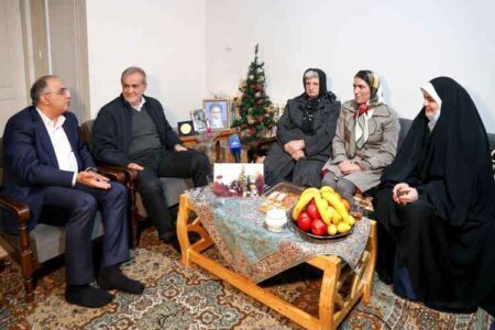 دیدار رئیس جمهور اسلامی ایران با خانواده شهید مسیحی