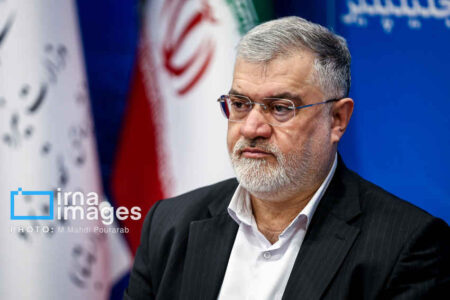 استاندار تهران: پاسداران همچون سدی نفوذناپذیر در برابر هرگونه آشوب ایستاده اند