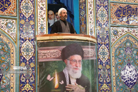 امام جمعه ایلام: ماشین جنگی آمریکا و رژیم صهیونیستی درهم‌ شکسته است