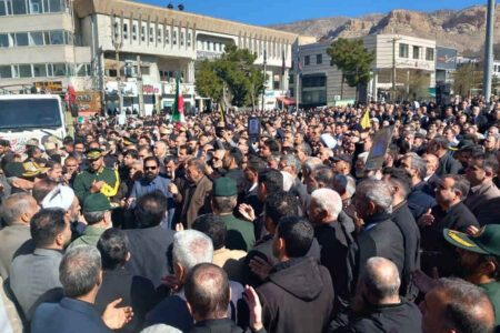 پیکر شهدای هنگ مرزی مهران در ایلام تشییع شد