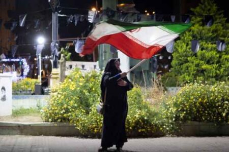 پویش برافراشتن پرچم؛ شوق علَم‌داری، صف رزرو را طولانی کرد