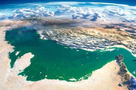 خلیج فارس نامی نه بر آب که بر حافظه تاریخ نقش بسته؛ چرا تحریف از توپ و تانک خطرناک‌تر است؟   *دکتر محمدحسین امیرحسینی استاد دانشگاه شرق لندن