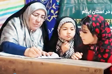 کلاس درس معلمان ایلامی فداکار برای دانش‌آموزان در شب‌های شهر + فیلم