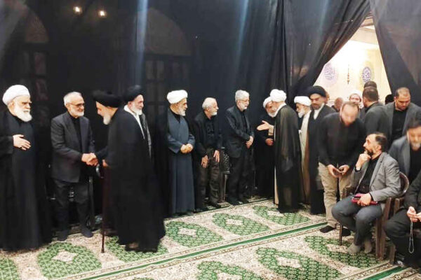 امروز چه کسانی میزبان بزرگداشت خانواده رهبر شهید انقلاب بودند؟ +فیلم