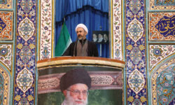 خطیب جمعه ایلام: یاری خداوند و ایستادگی ملت هیمنه آمریکا را شکست