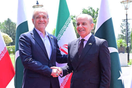 وزارت خارجه پاکستان: سفر پزشکیان بیانگر آرمان‌های مشترک تهران – اسلام‌آباد برای صلح است