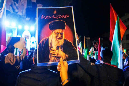 زائران مراسم تشییع رهبر شهید چه خدماتی دریافت می‌کنند؟