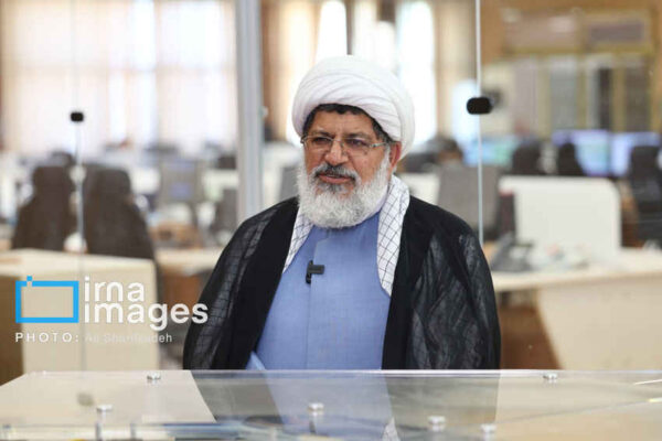 اوج ارتباط مردم با ولایت را در تشییع رهبر شهید ببینید
