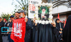 جهان نظاره‌گر یک برگ تاریخی دیگر/شهید زنده است
