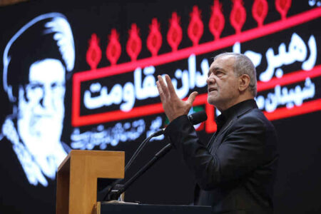 پزشکیان در مراسم تشییع پیکر رهبر شهید انقلاب در عراق شرکت می‌کند